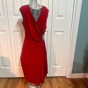 Encore Women's Red V-Neck Gown Standard Size 6 Rhinestone Brooch Formal Dress